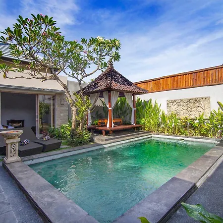Green Selukat Corner Villa